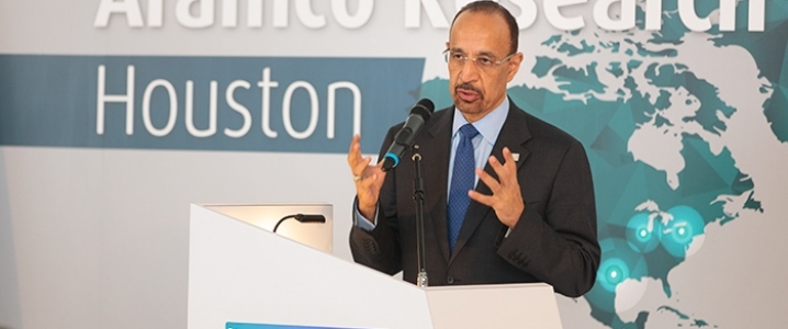 Bộ trưởng Dầu mỏ Saudi nói bóng gió về hành động OPEC sau thỏa thuận cắt giảm